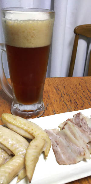 ビールのおつまみに、豚バラスライスと手羽先のスモーク(燻製)