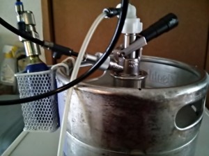 ビール樽と接続した空冷式（直出し式）ビールサーバー　ドラフトコックバージョン