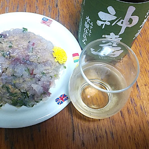 とびうおのなめろうと神鷹 純米酒 水もと仕込み